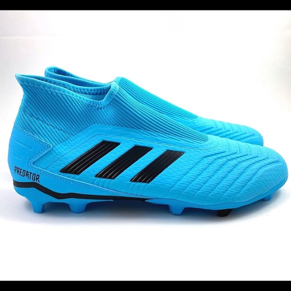 predator laceless soccer cleats